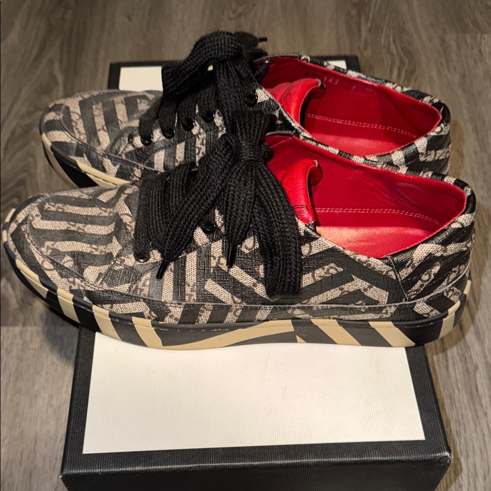 Patterned Black & Beige Low-Top Sneakers with Red Interior - Picture 3 of 5